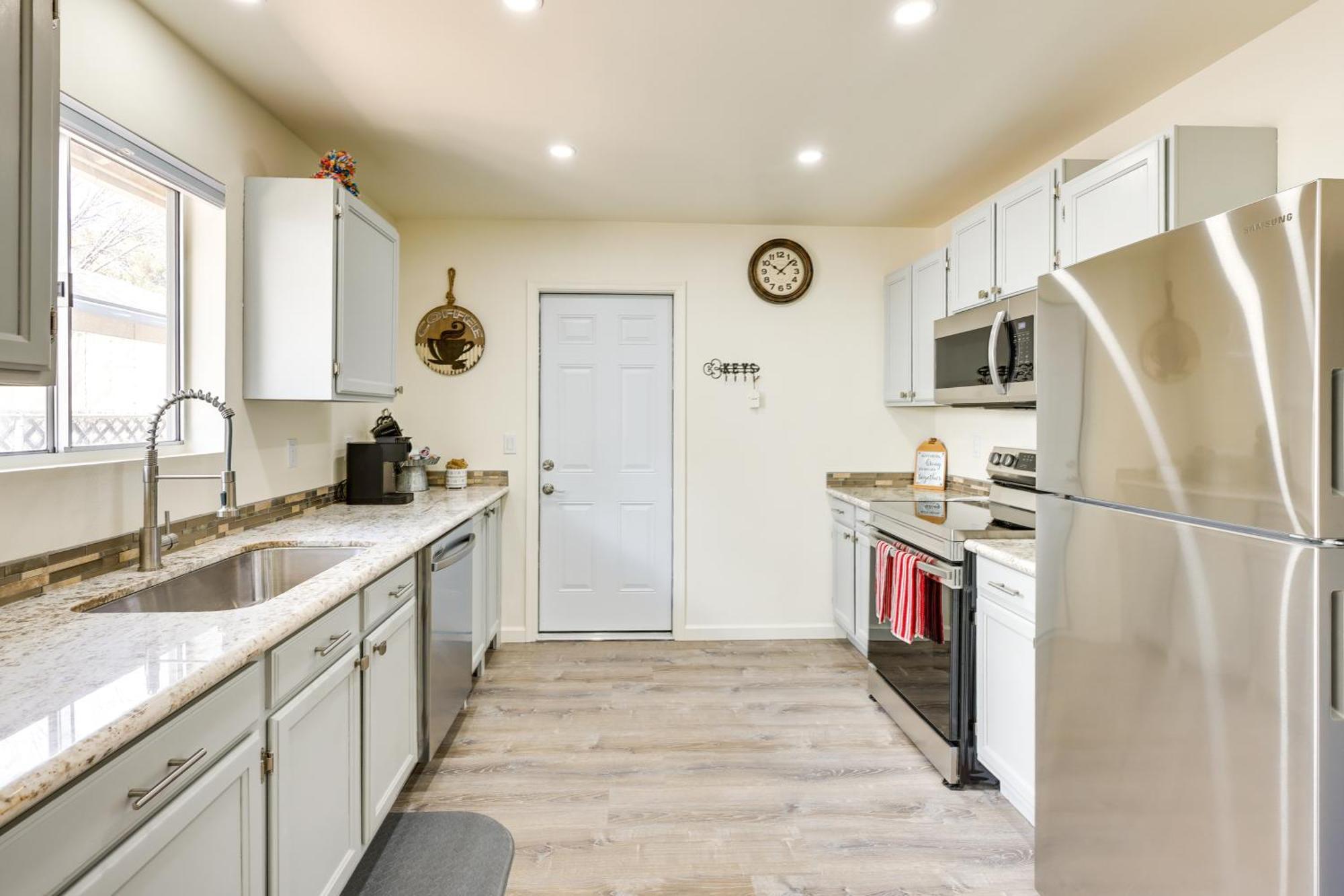Kingman Vacation Rental With Yard And Fire Pit Eksteriør billede